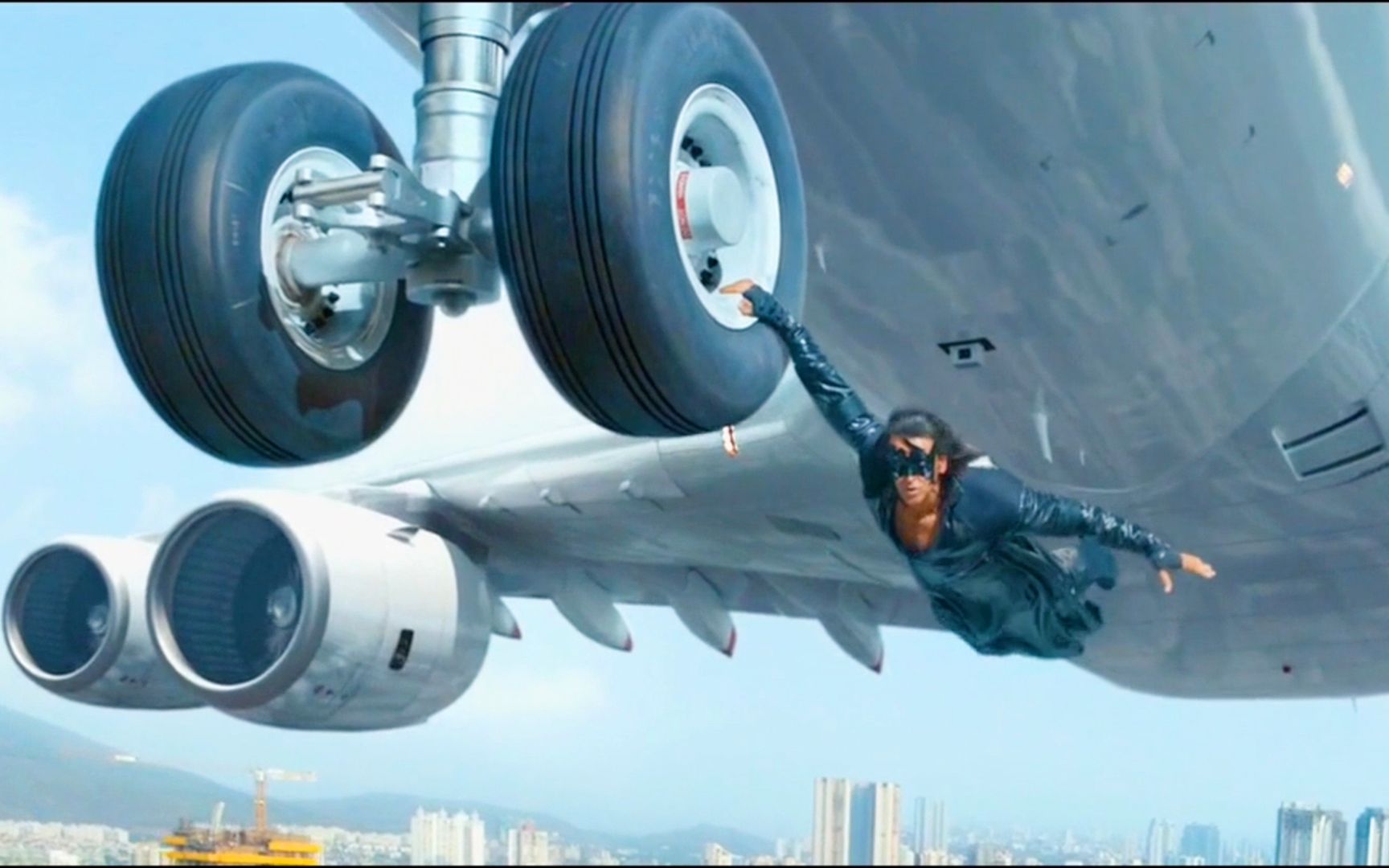 《印度超人》男人的舌头非常长,它比鞭子还要厉害