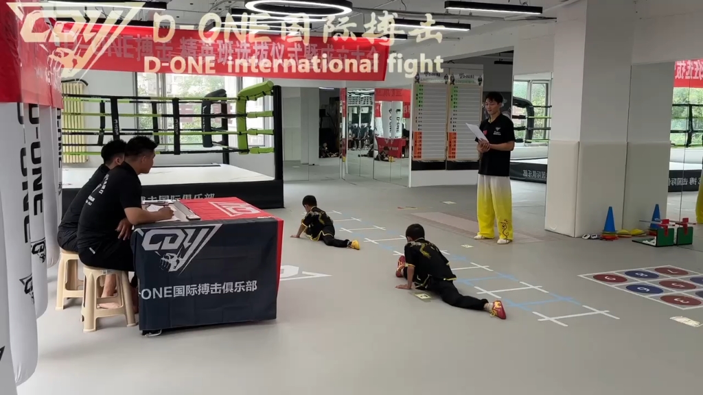 d-one搏击国际俱乐部散打训练
