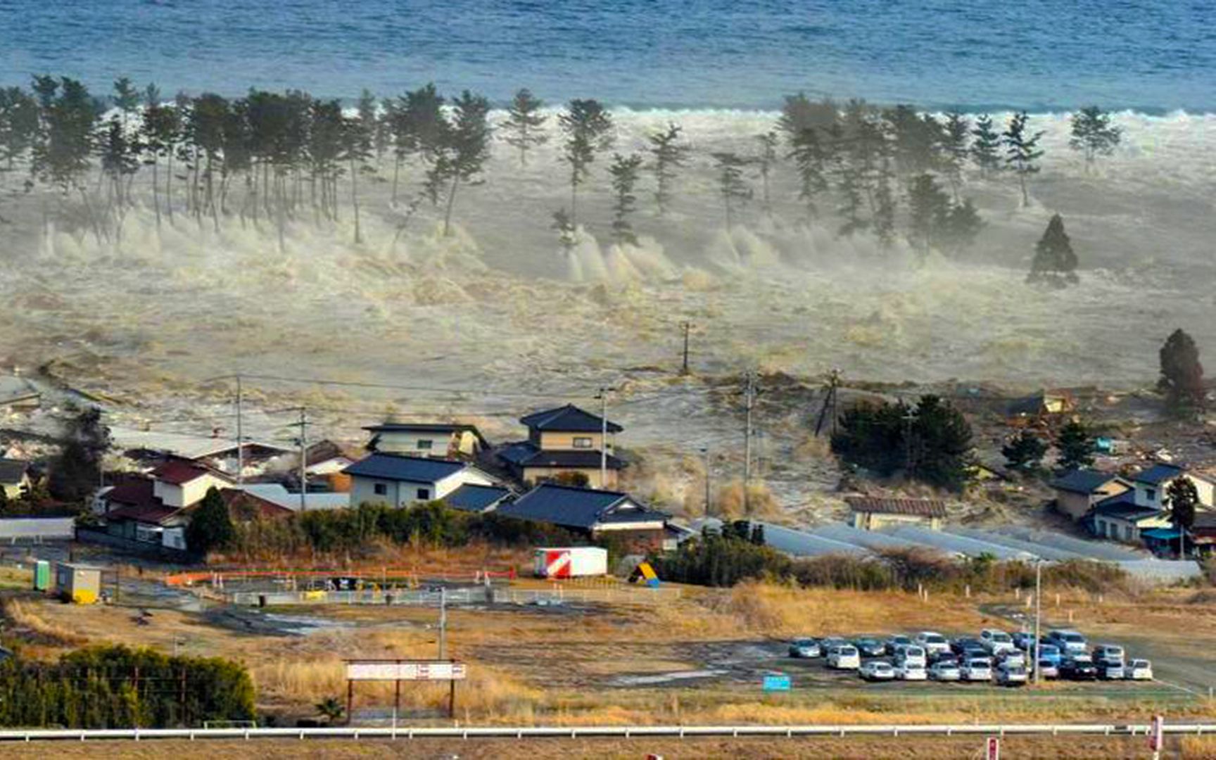 9级地震有多恐怖?回顾2011年日本地震真实场景,惨不忍睹!哔哩哔哩bilibili