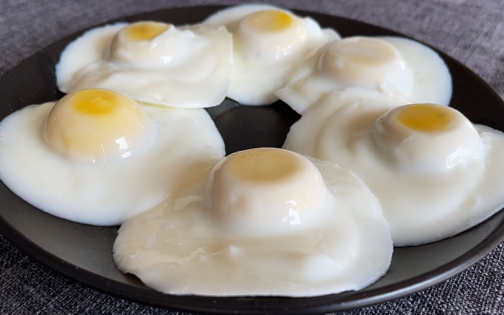 荷包蛋不要直接下锅煮,多加两步,一锅6个,1个都不散