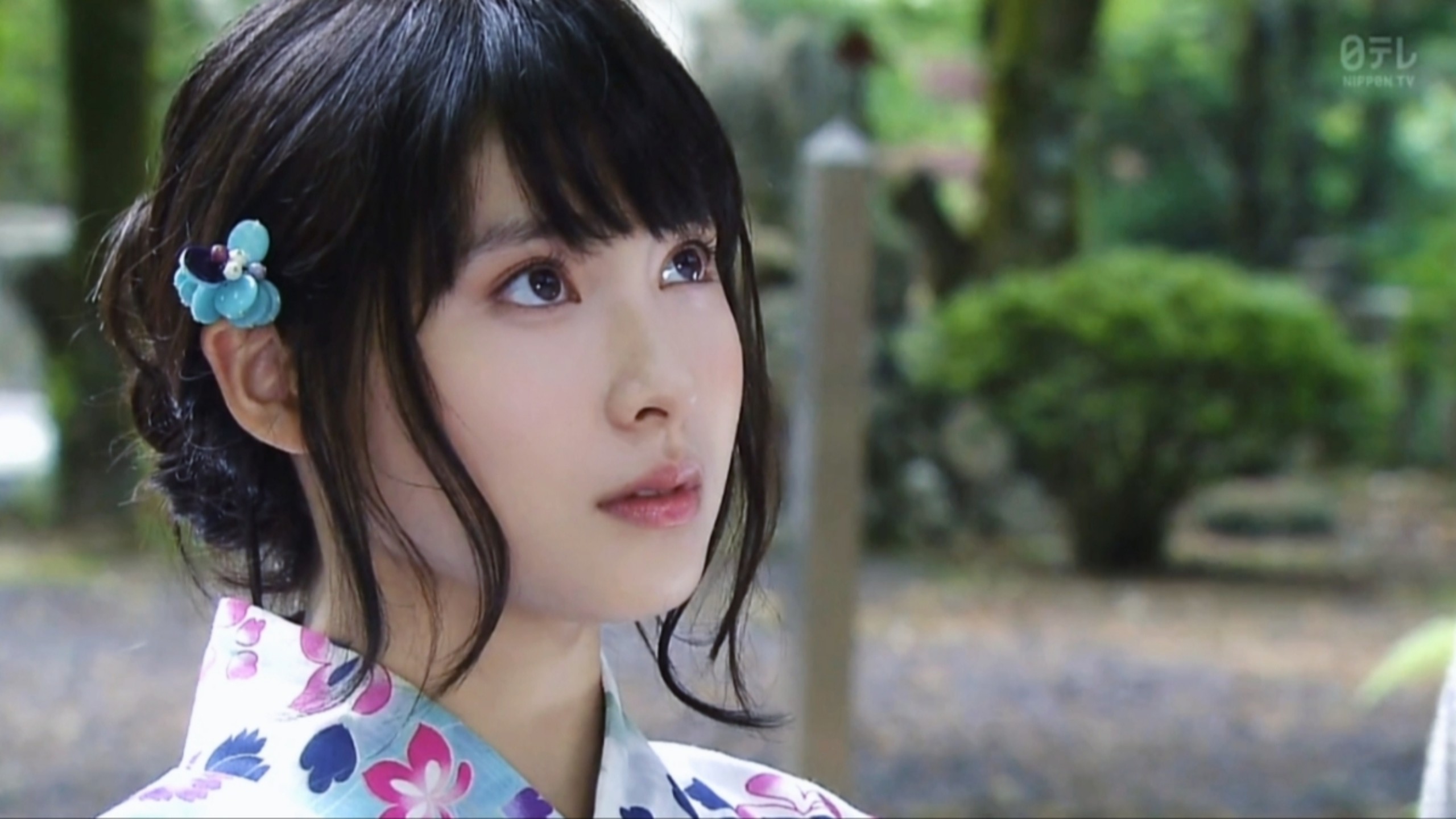 她的声音与眼泪 是指引你返航的灯塔