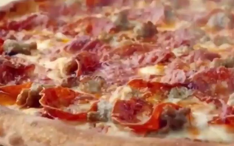 [图]How Pizza Is Made - Automatic Frozen Pizza Production Line In Factory _ Food Fac