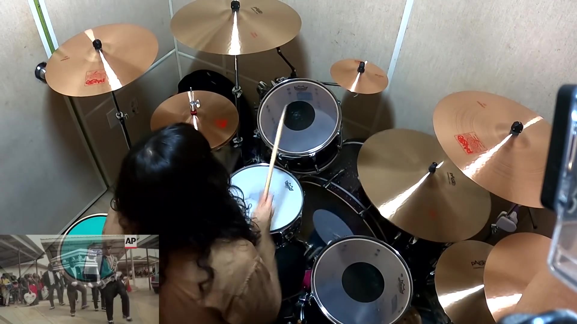 黑人抬棺架子鼓版 (coffin dance meme)