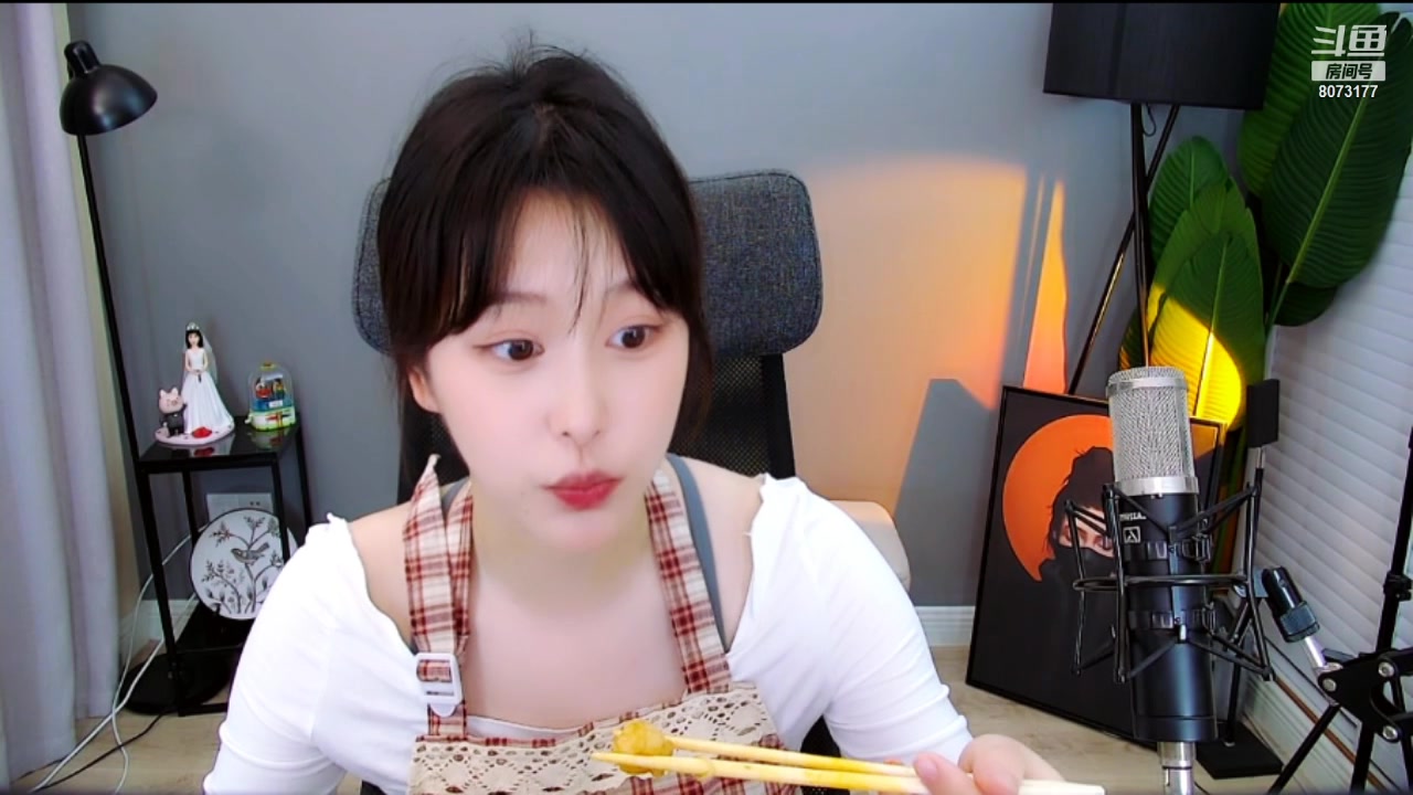 斗鱼-哎呀小白菜呀_2021-07-05-2150_07-05-2346_跟我没得聊 跟那个女