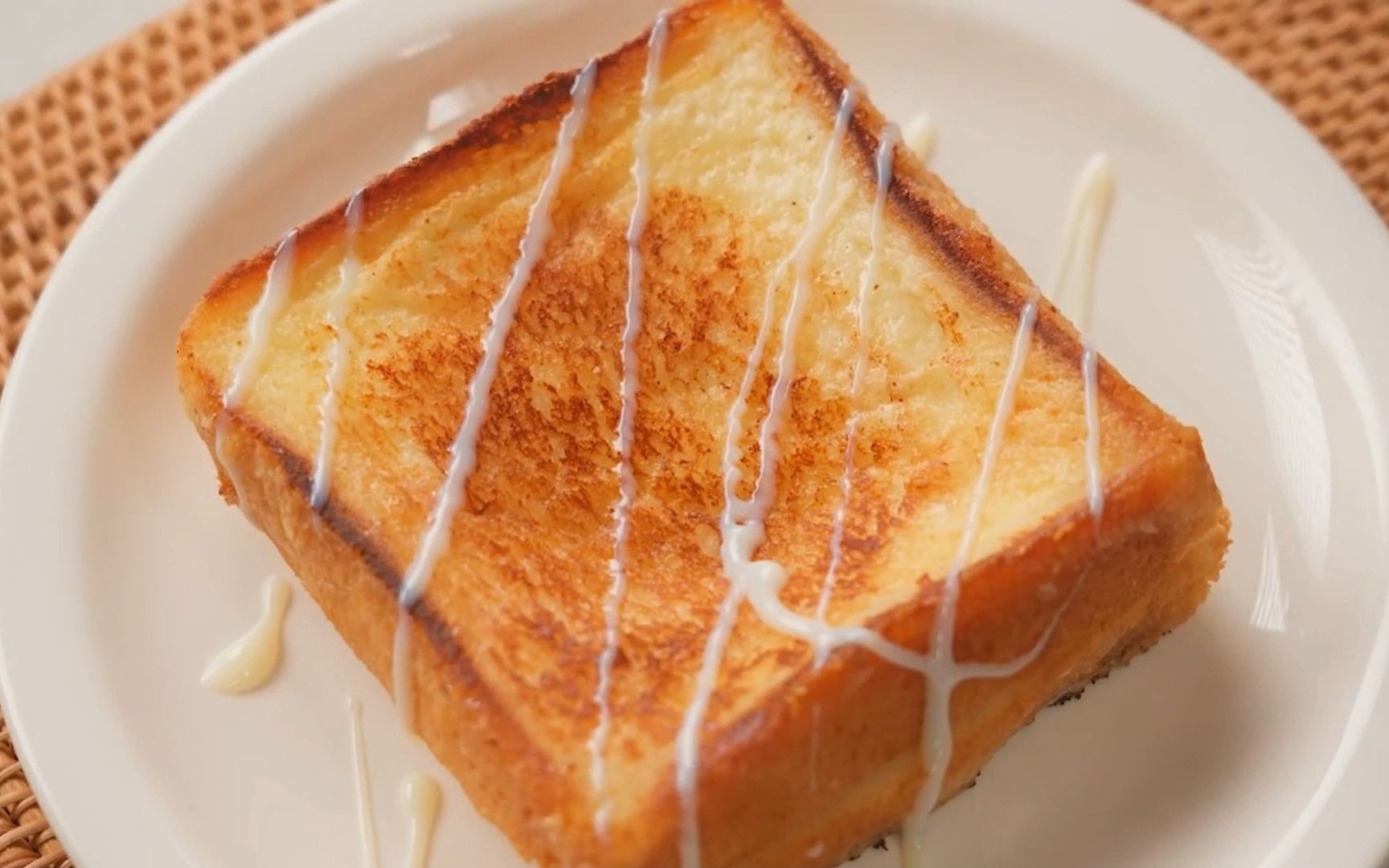 早餐|外酥里嫩,牛奶爆浆吐司