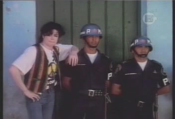 [图]Michael Jackson - They Dont Care About Us (Brasil Video)