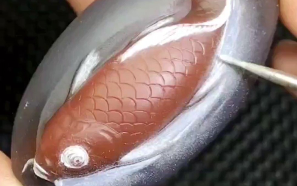 纯手工雕刻 #玉雕鲤鱼