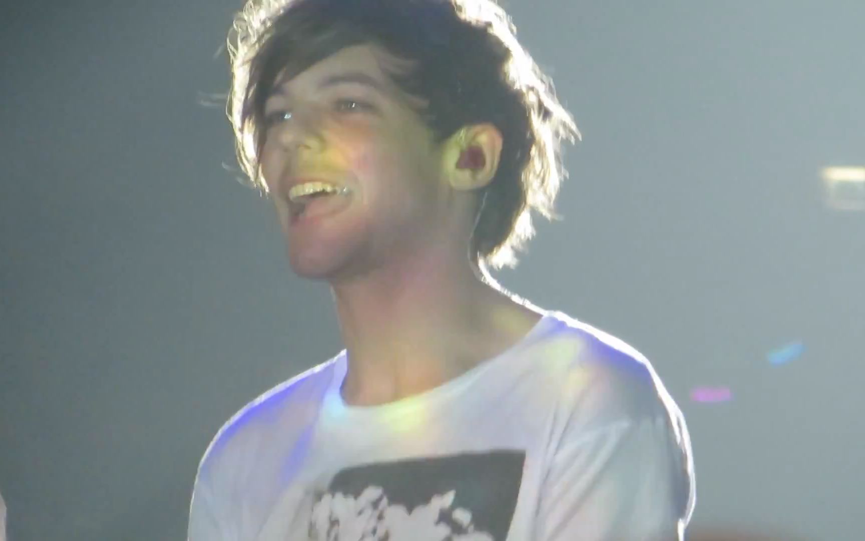 [图]【Louis Tomlinson】Don't Forget Where You Belong (Louis Focused) - One Direction