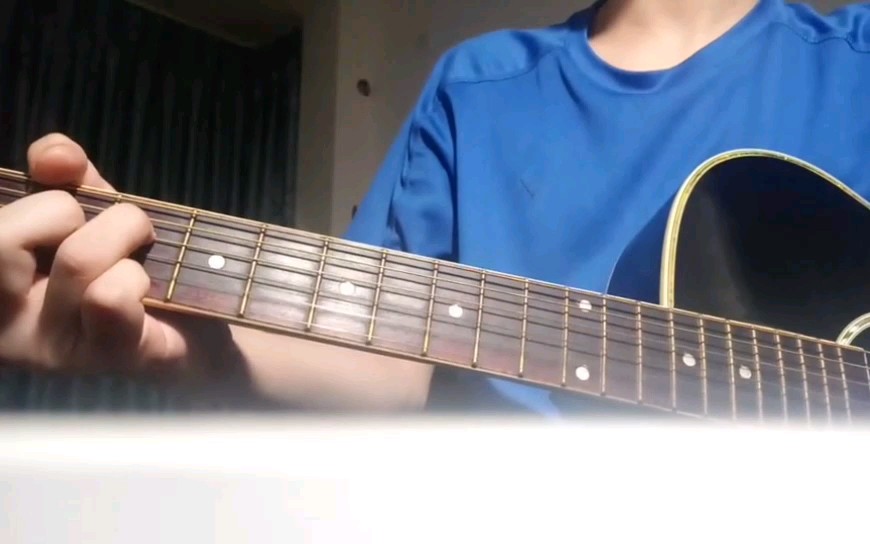 for him. 戳爷吉他弹唱