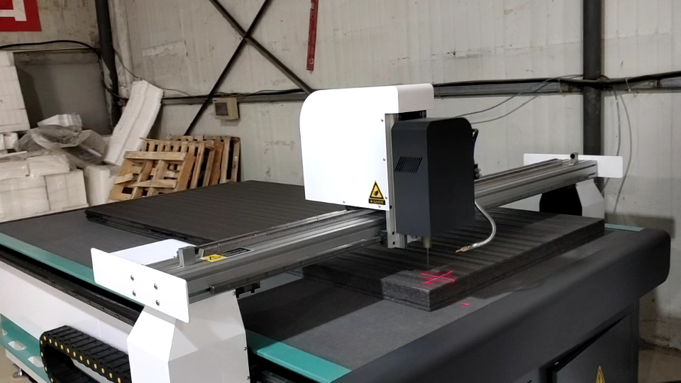 珍珠棉包装材料切割,智能切割机