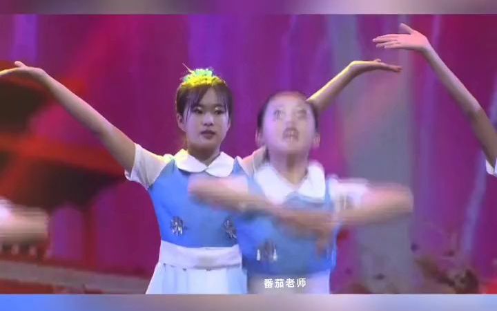 [图]红色主题舞蹈推荐《红领巾相约中国梦》六一舞蹈 舞蹈表演 舞蹈剧目 舞台无处不在 舞台演出 记录精彩瞬间 多才多艺 嗨翻全场 舞台表演 演出现场 幼儿舞蹈分享 气