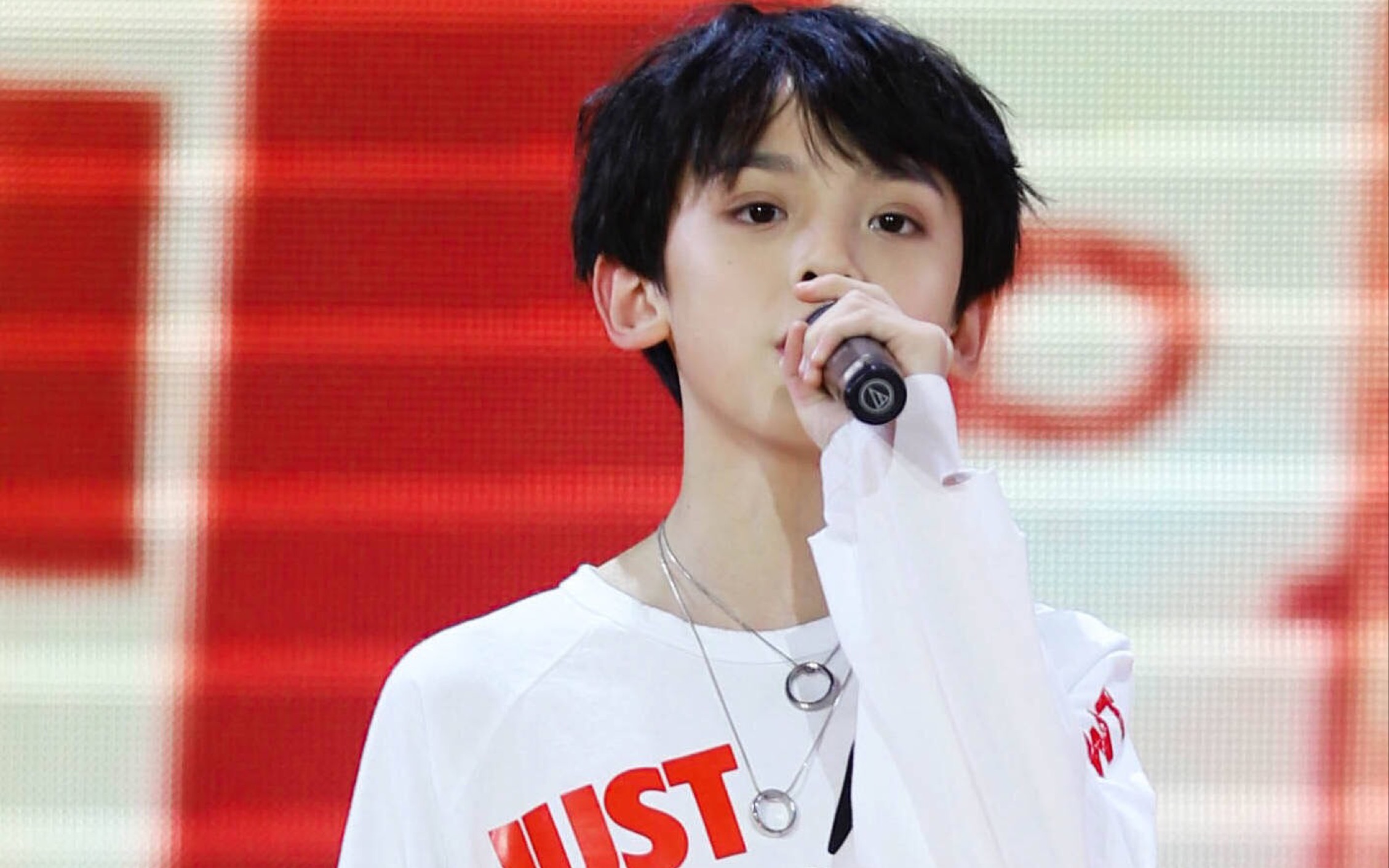 190504tf家族少年进化论之第25小时飘向北方focus左航