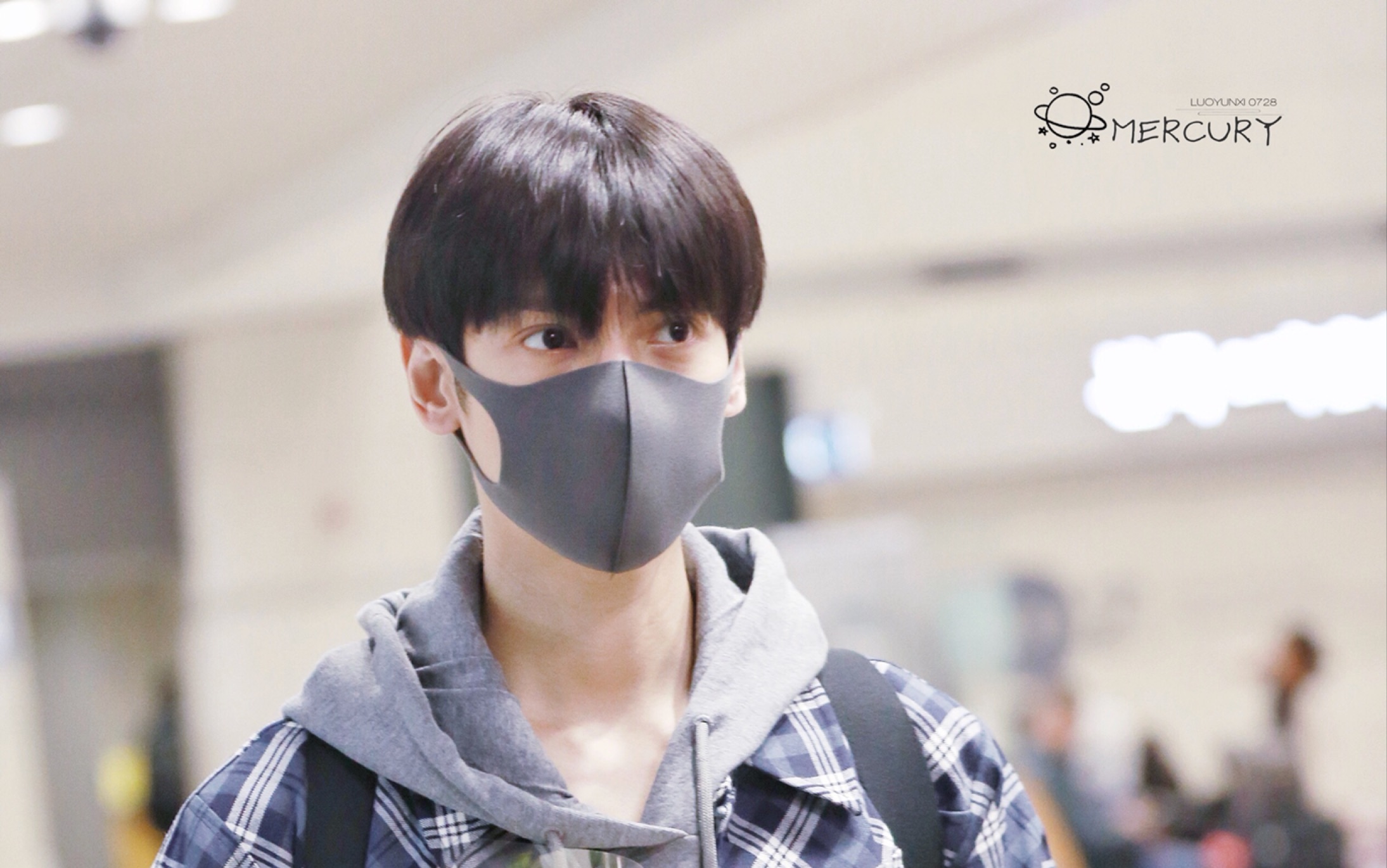 罗云熙20181102韩国到达机场路透