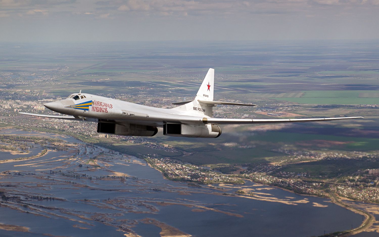 图195白天鹅轰炸机图片