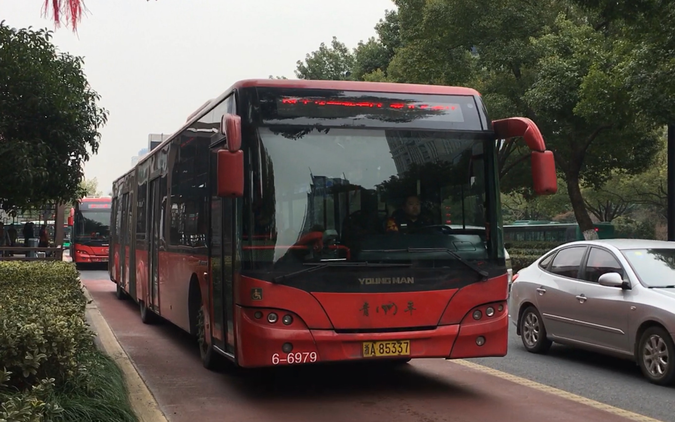 杭州公交 jnp6180g b1路 6-6979