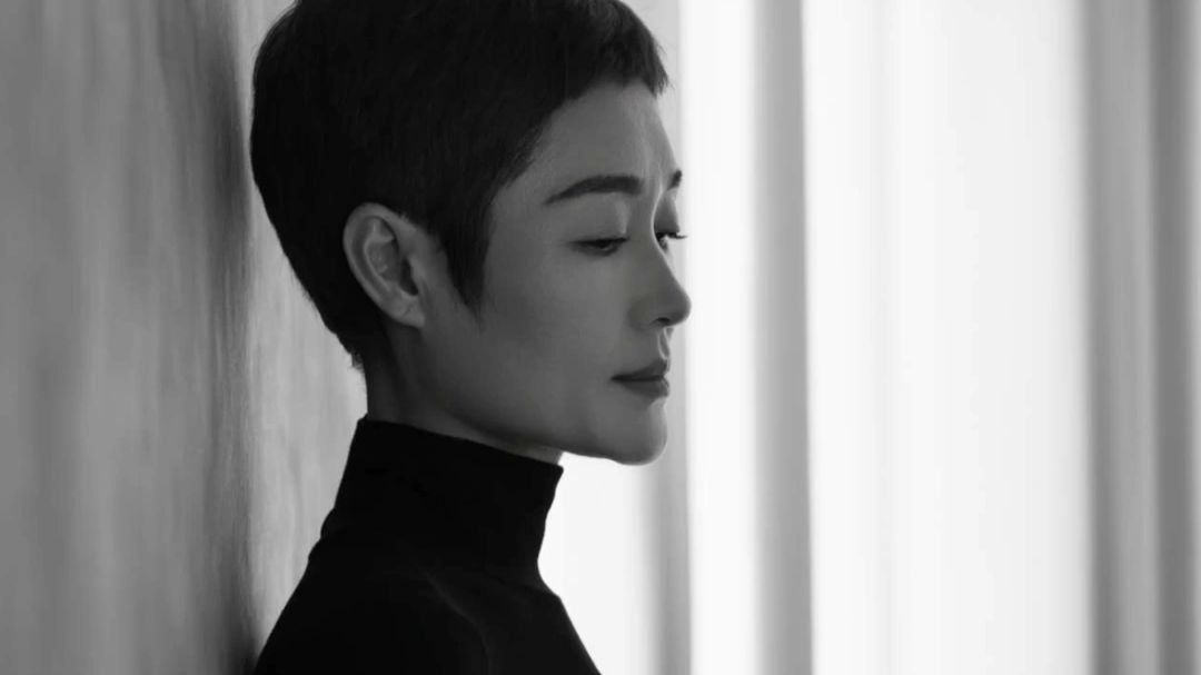 “这回不像爷爷了吧？”