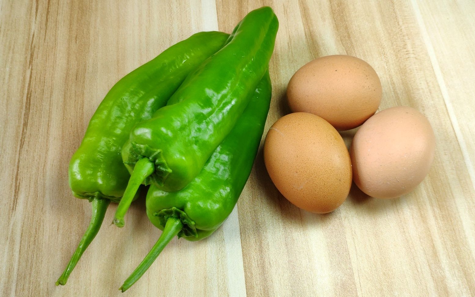青椒炒鸡蛋怎么做_青椒炒鸡蛋的做法_豆果美食