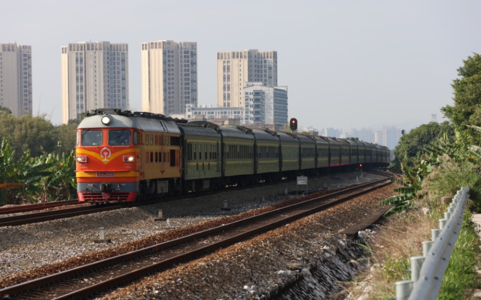 【铁路拍车】广铁广段df4b-3998牵引k1206(昆明-深圳东)通过鼎湖站