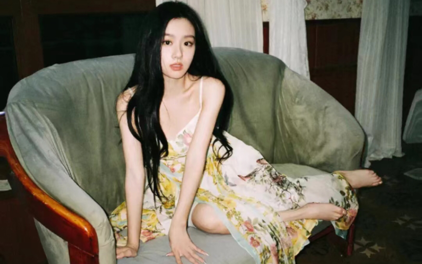 包上恩～碎花连衣裙,清纯甜美!