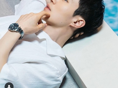 李栋旭阿加西更新自己ins账号