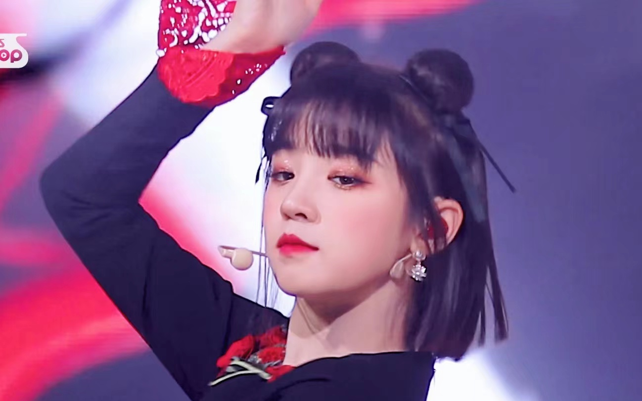 丸子头可可爱爱的 火花-hwaa 宋雨琦直拍