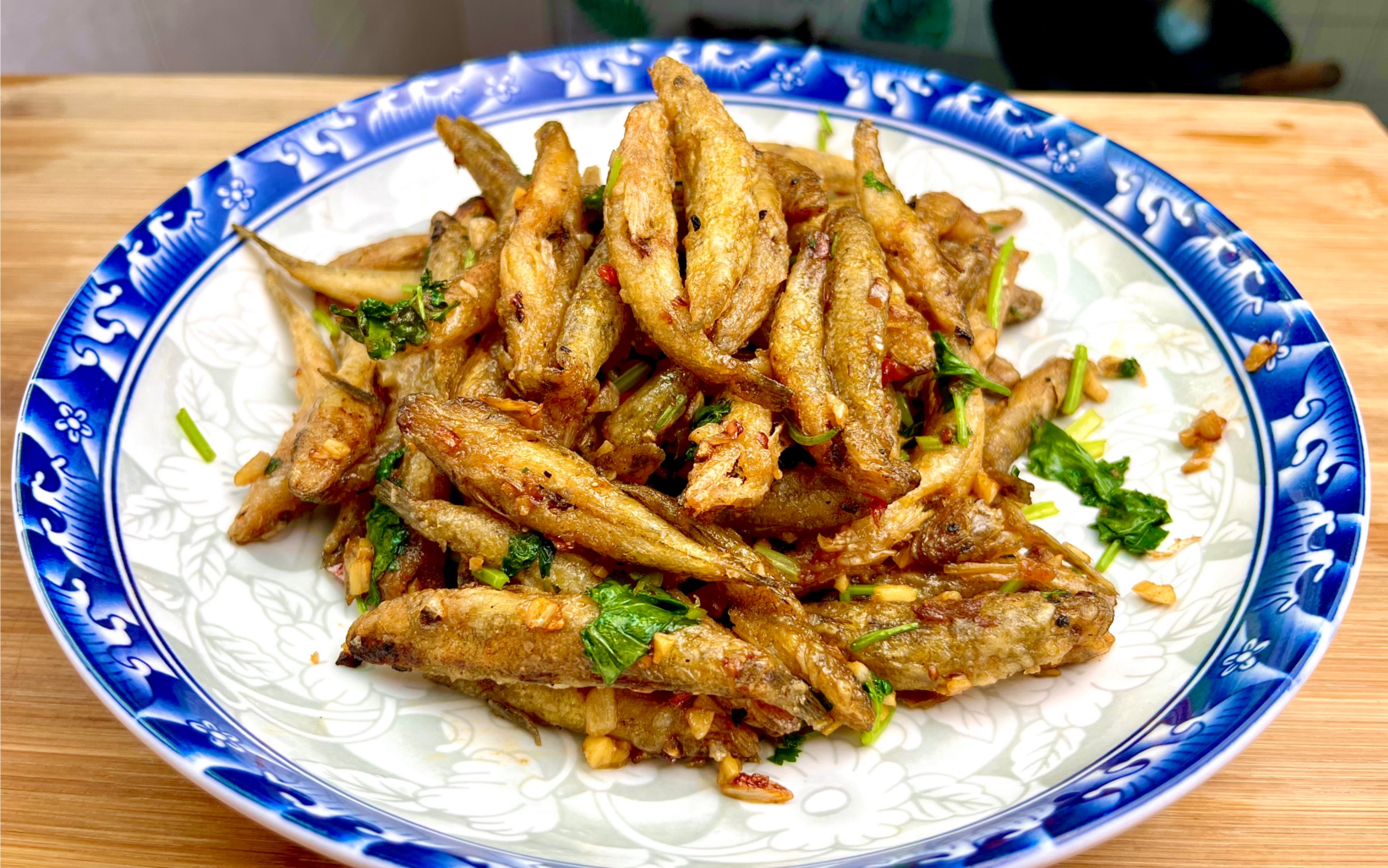 潮汕下饭菜:酱油水湿炒狗母鱼,外脆里嫩又酱香入味