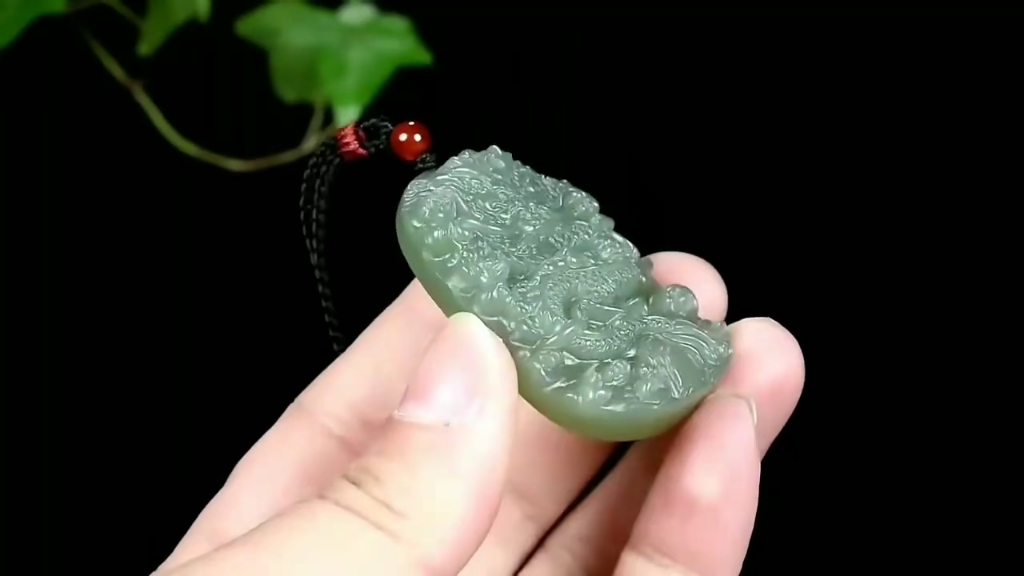 37.12mm 约重量42克【龙】和田玉 青海料湖水绿玉坠1180得送证书