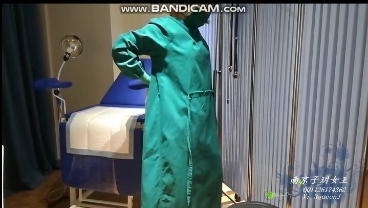 女医穿手术服戴手术手套0202