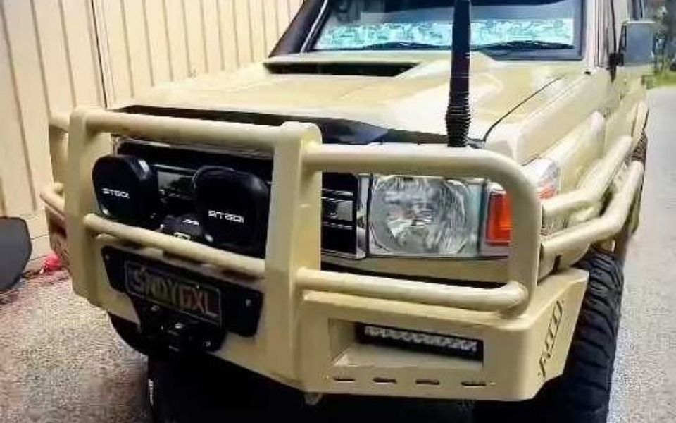 23款丰田兰德酷路泽lc78