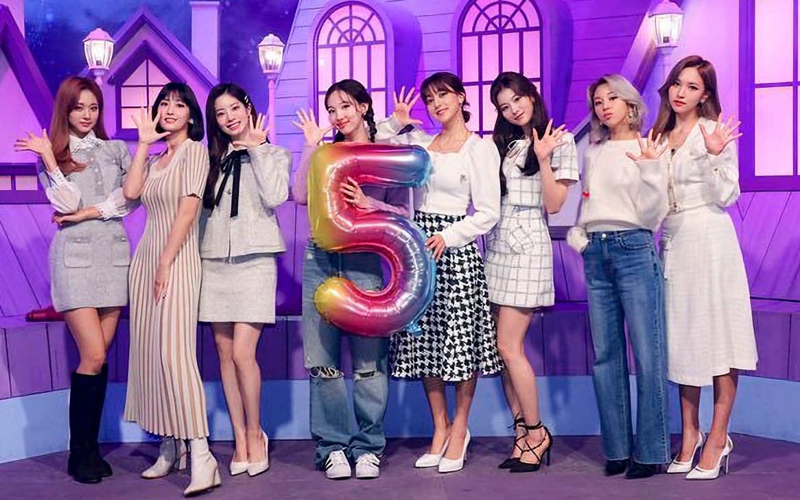 TWICE 5th Anniversary Special Live 'WITH' 全场哔哩哔哩bilibili