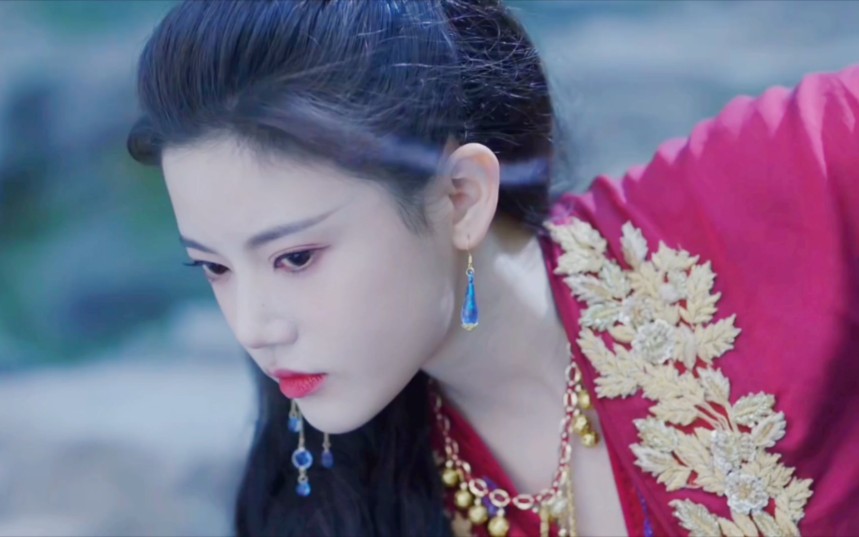 又飒又美的狐狸姐姐被女主给拐跑啦~还要一起睡觉觉欧买噶.