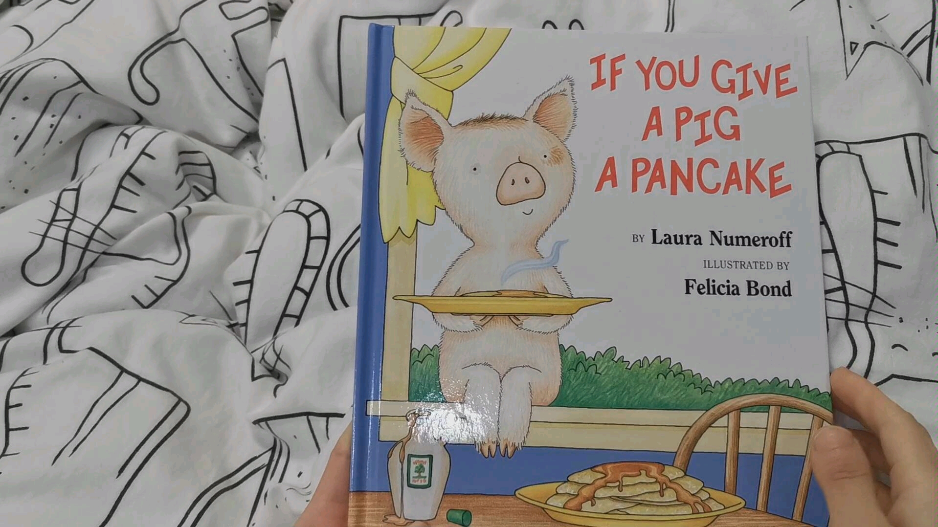 [图]《If You Give a Pig a Pancake》廖彩杏书单第87本。绘本大师劳拉-努梅罗夫《如果你给老鼠一块饼干》系列中的一本。