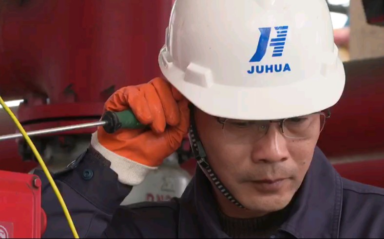 致敬工匠!衢州匠人余卫兵,巨化集团技术能手,为你骄傲!