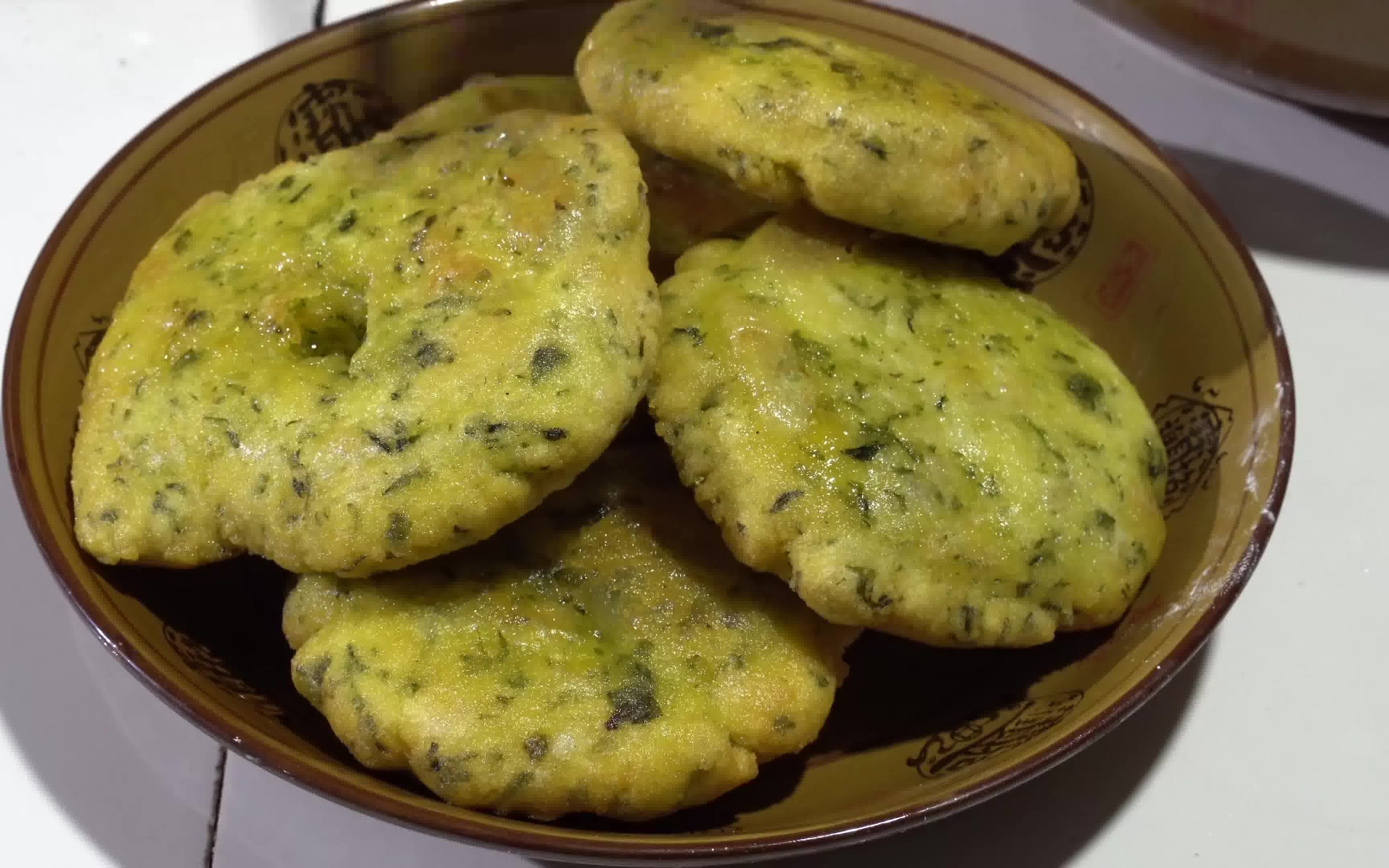 雪儿做了儿时最爱的软雀粑,金黄酥脆软糯香甜,口齿留香_哔哩哔哩 (゜