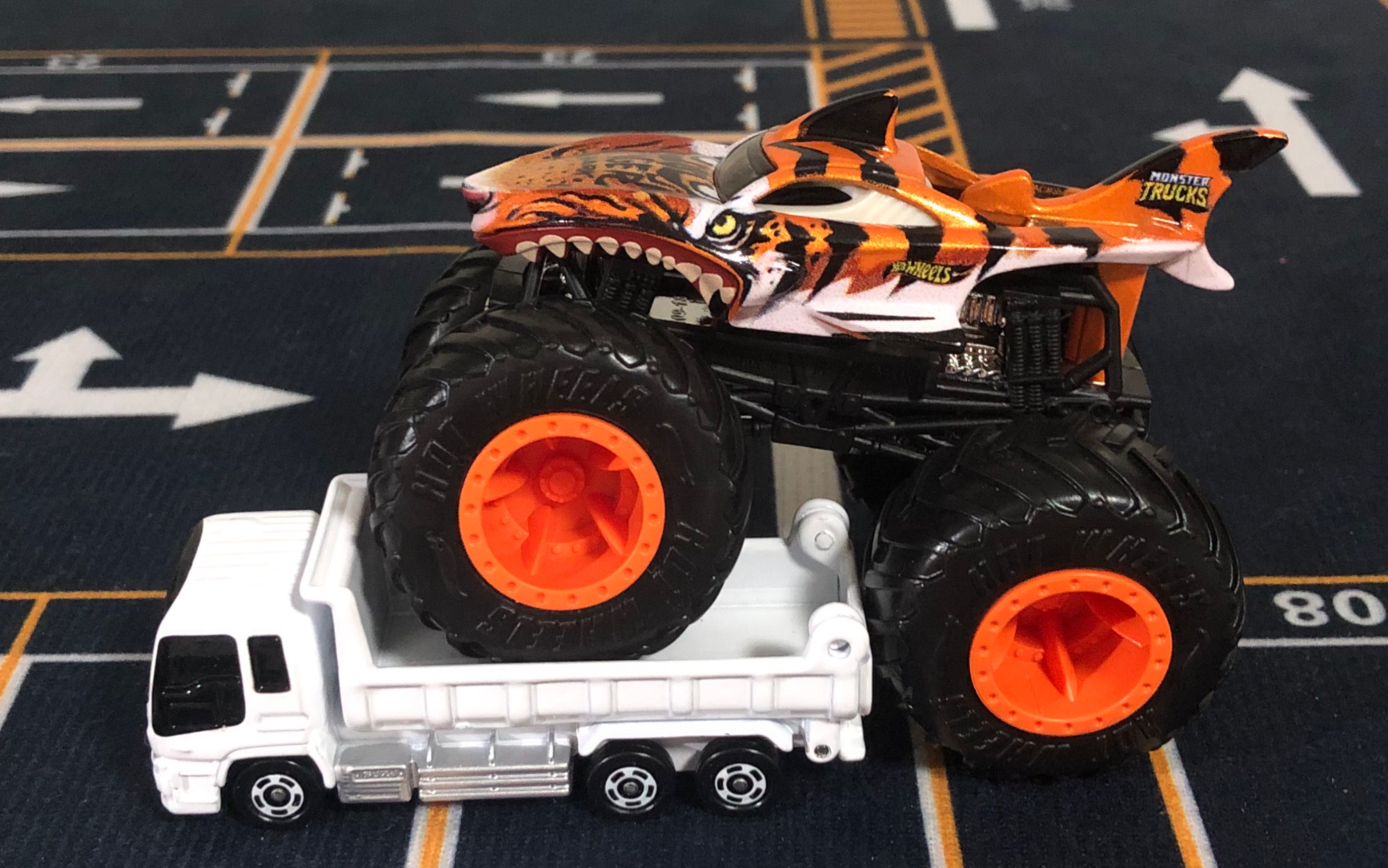 风火轮 hotwheels 狂野大脚车 虎鲨车_哔哩哔哩_bilibili