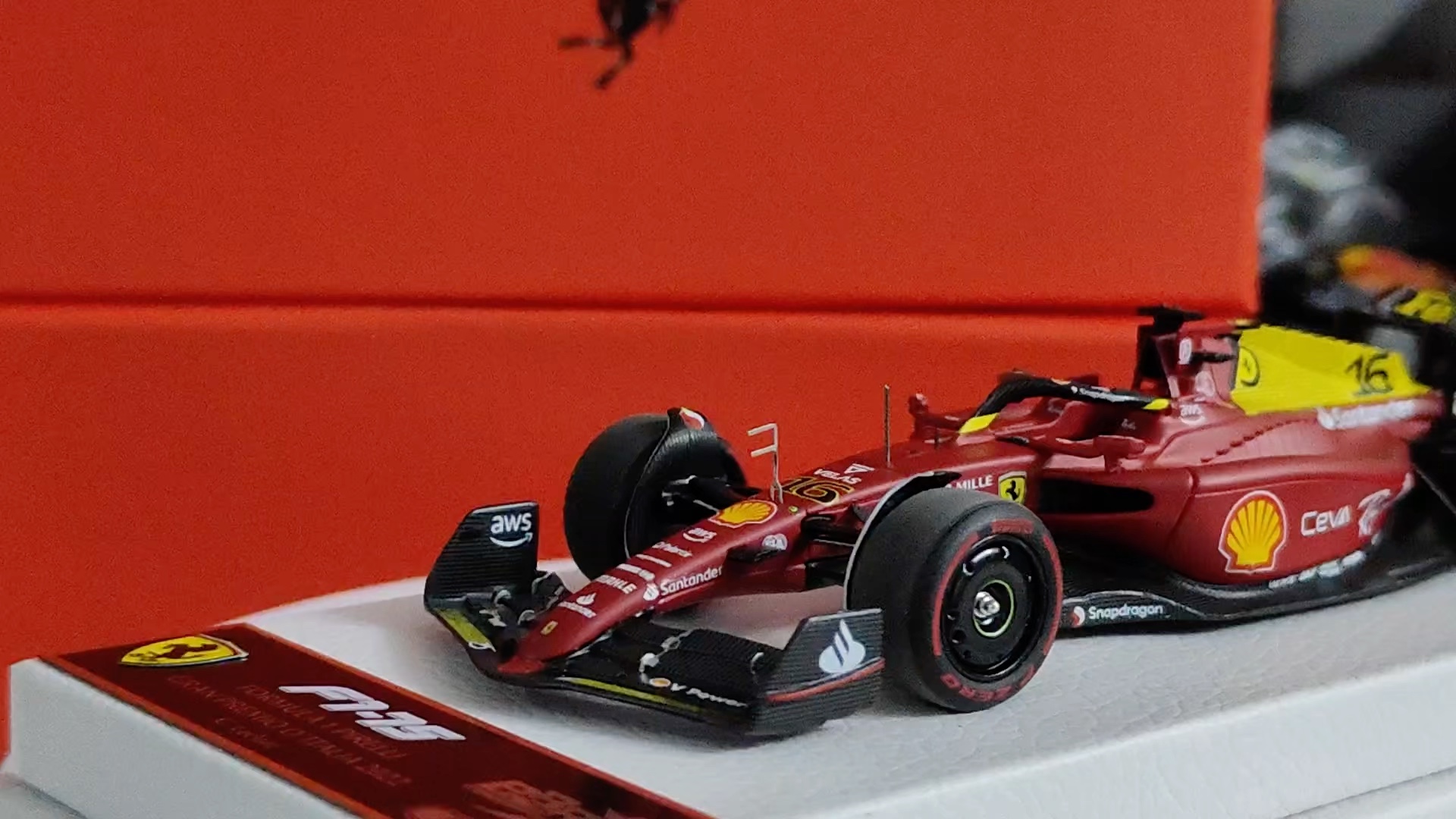 白底法拉利f1-75 蒙扎大奖赛赛车模型