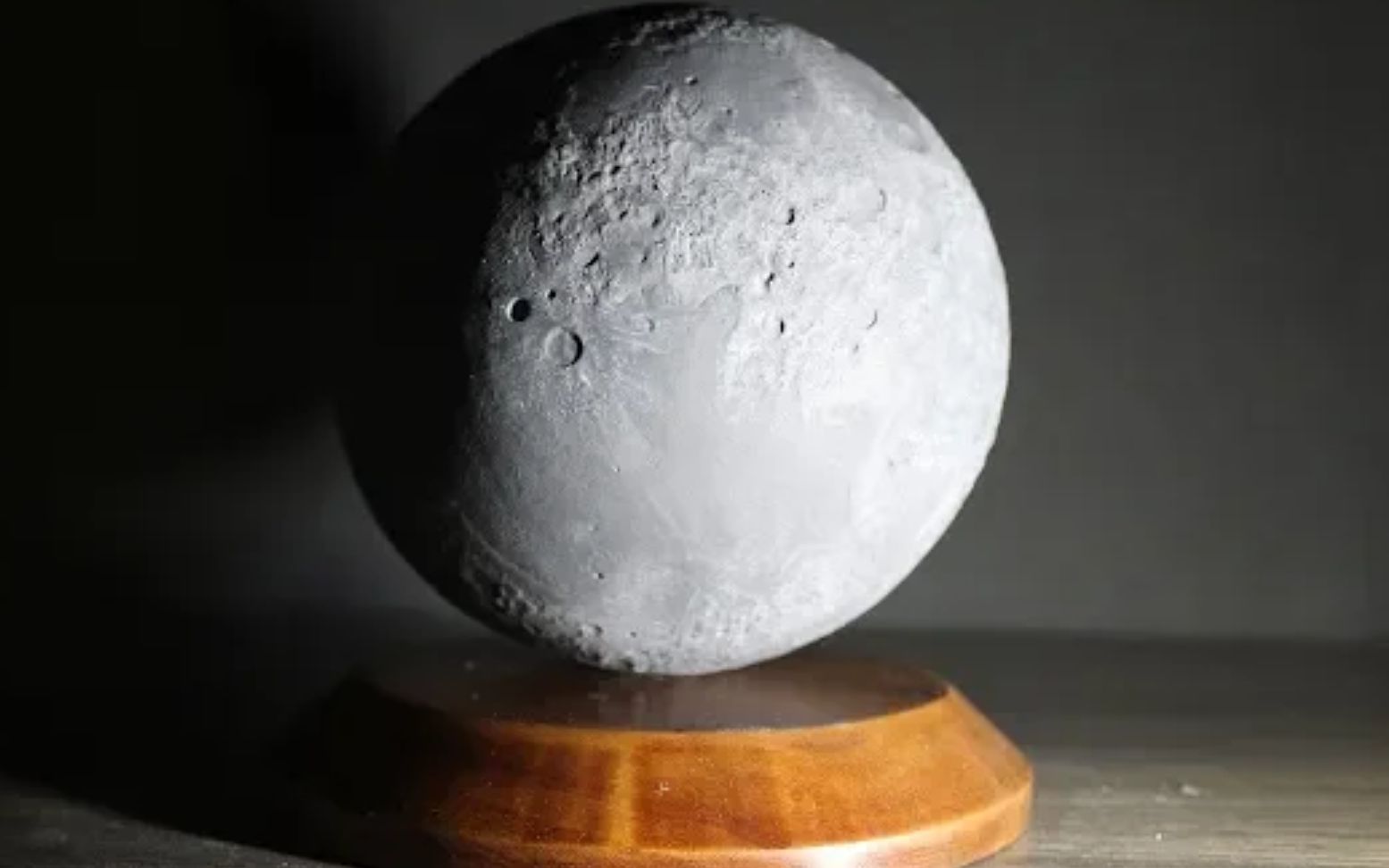 如何制作这个月球模型