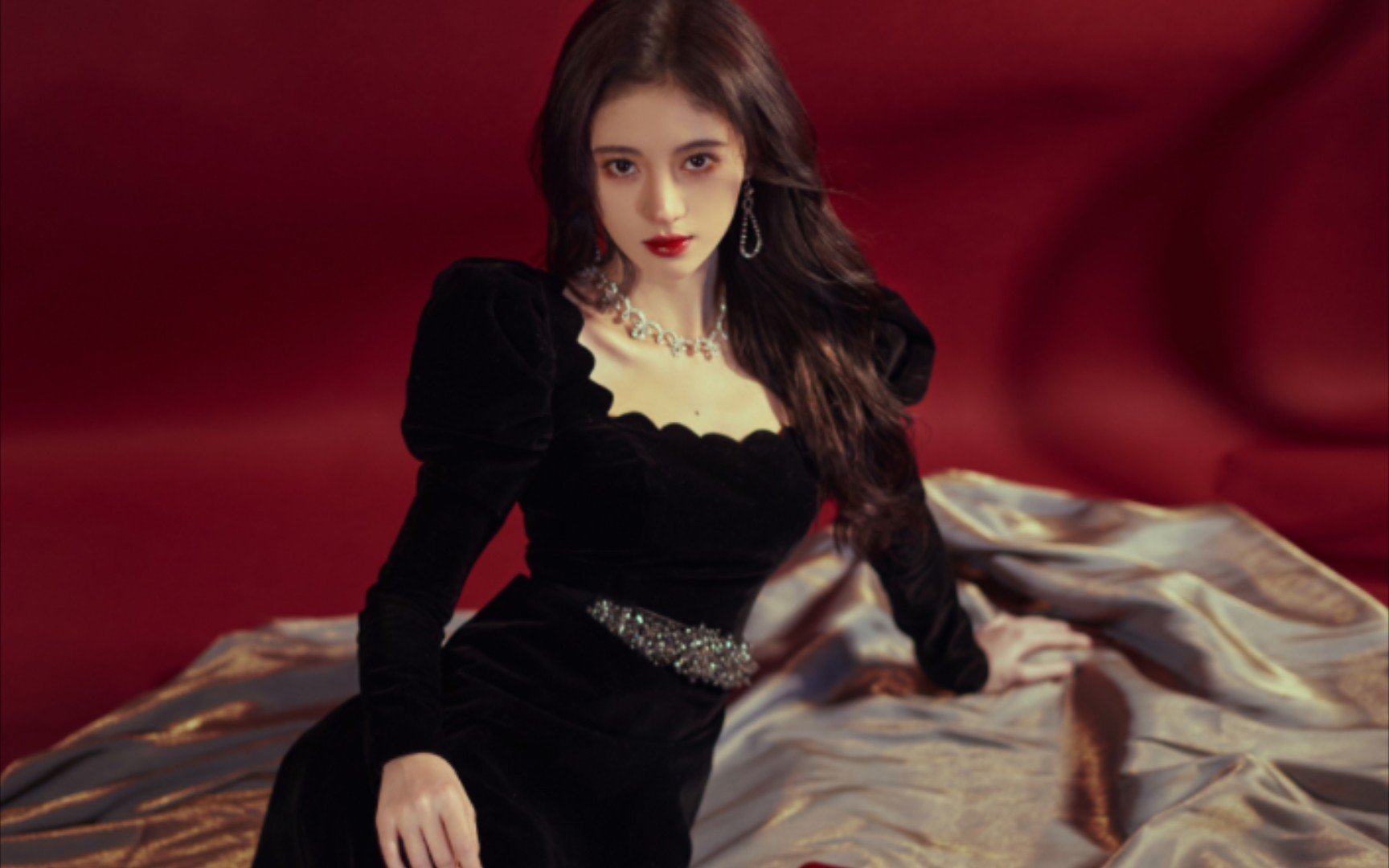 【鞠婧祎】当年凭借这一身黑色长裙杀疯爱奇艺尖叫之夜的小鞠,蜜橘们