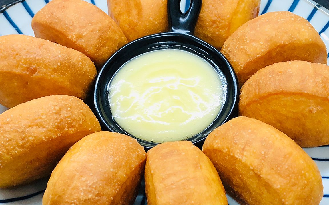 教你在家做黄金小馒头,外脆里软,几块钱做两大盘,比饭店的好吃