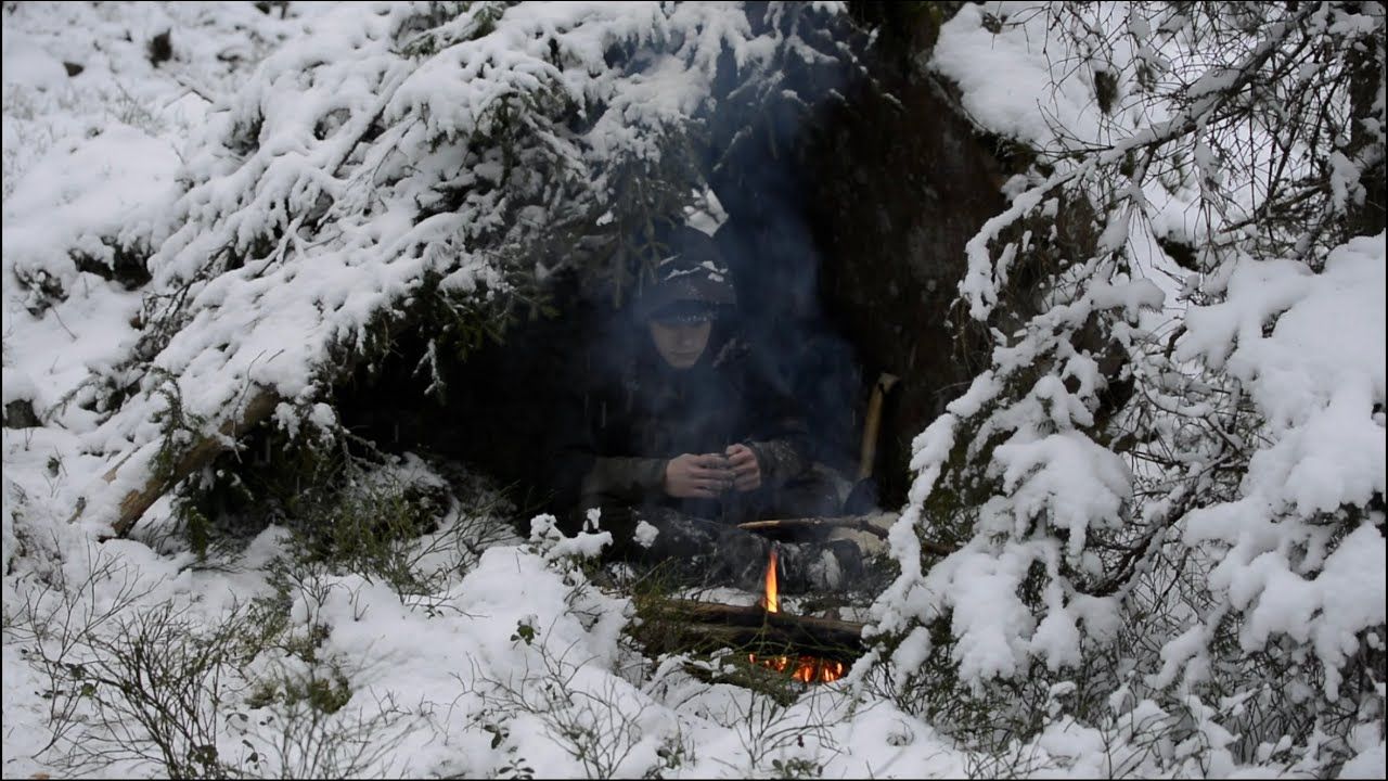 一人来到冰天雪地生存,紧急打造栖身之所哔哩哔哩bilibili