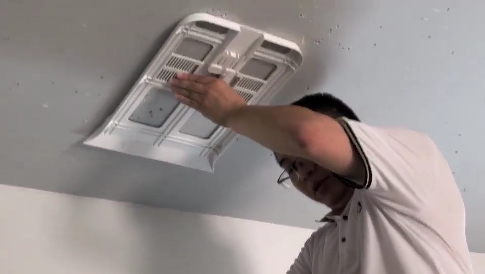 雷士小白灯方灯安装视频1