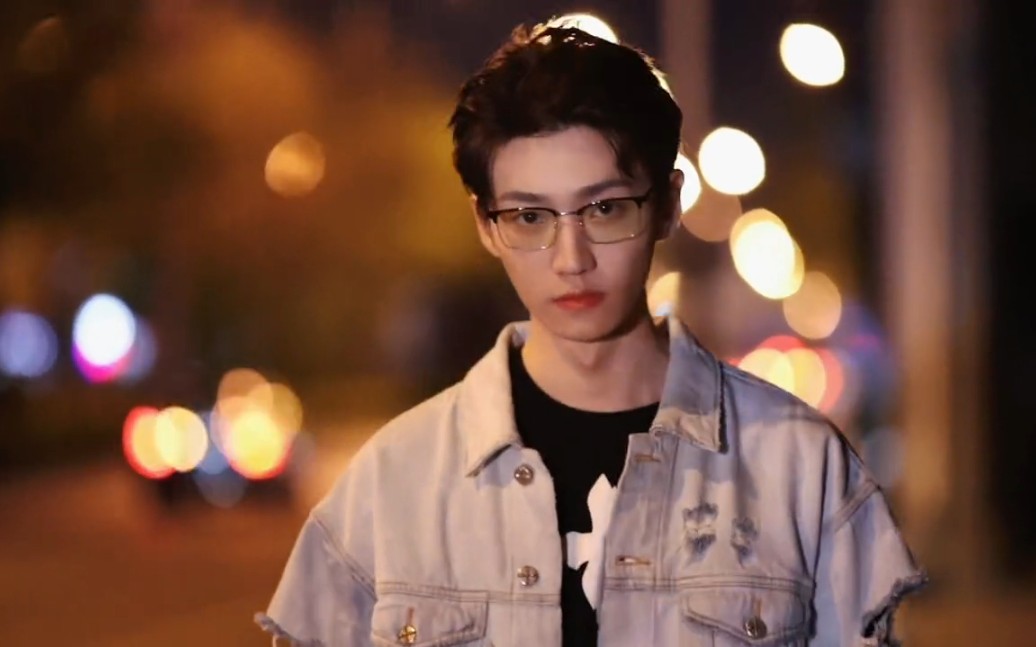 【李沛洋】车水马龙的世界有一个洋洋