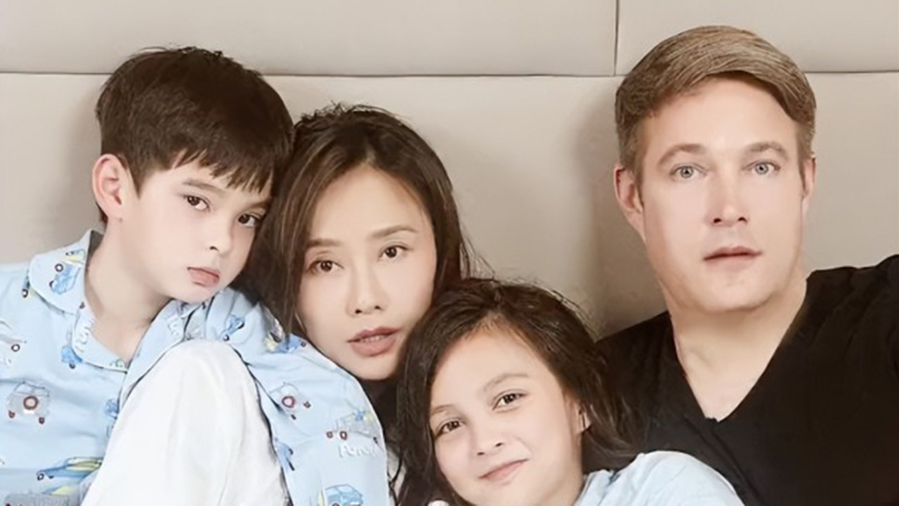 马雅舒晒一家四口做亲子游戏,家庭氛围超欢乐,二婚生活好幸福