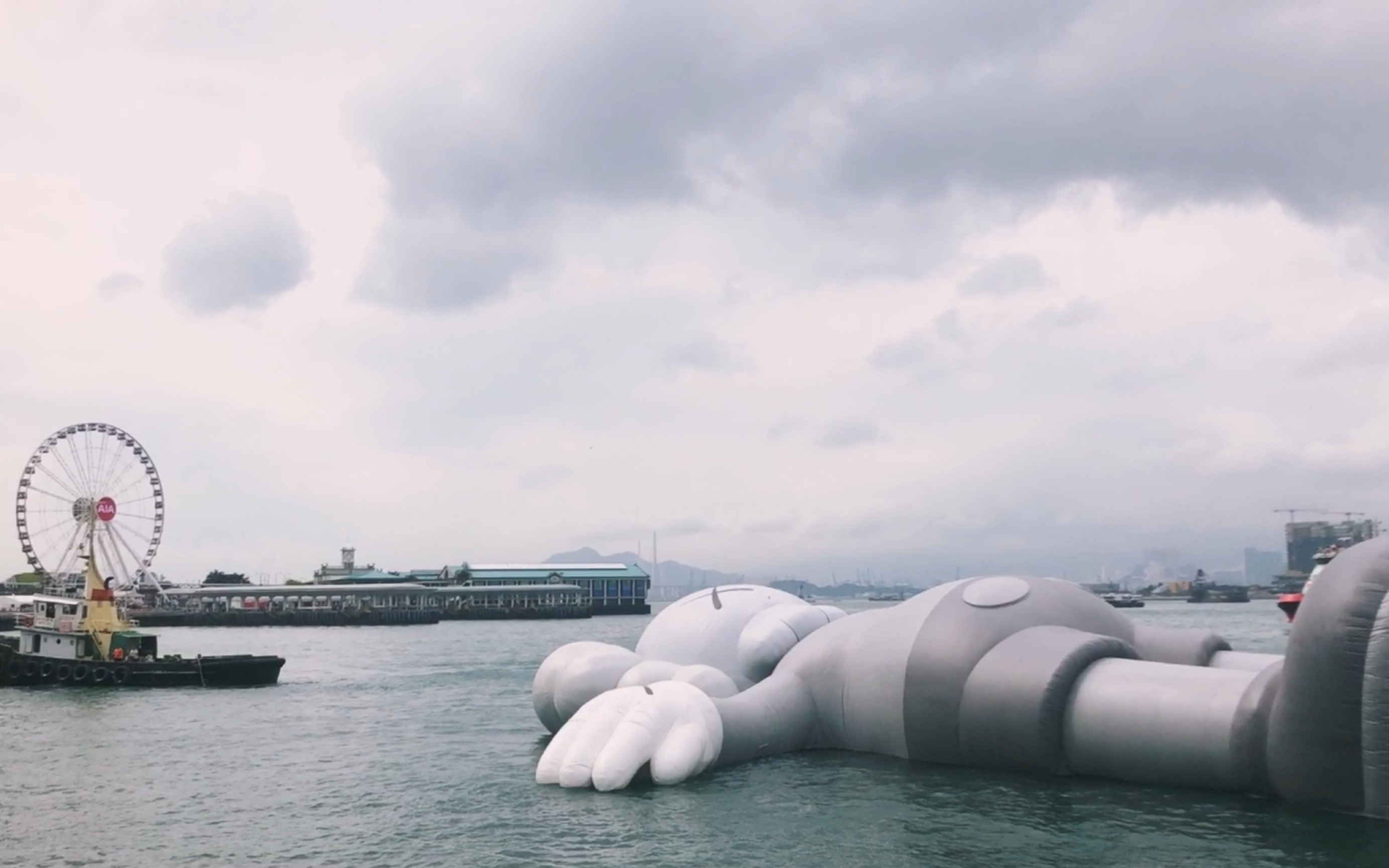 香港穷游记—kaws:holiday