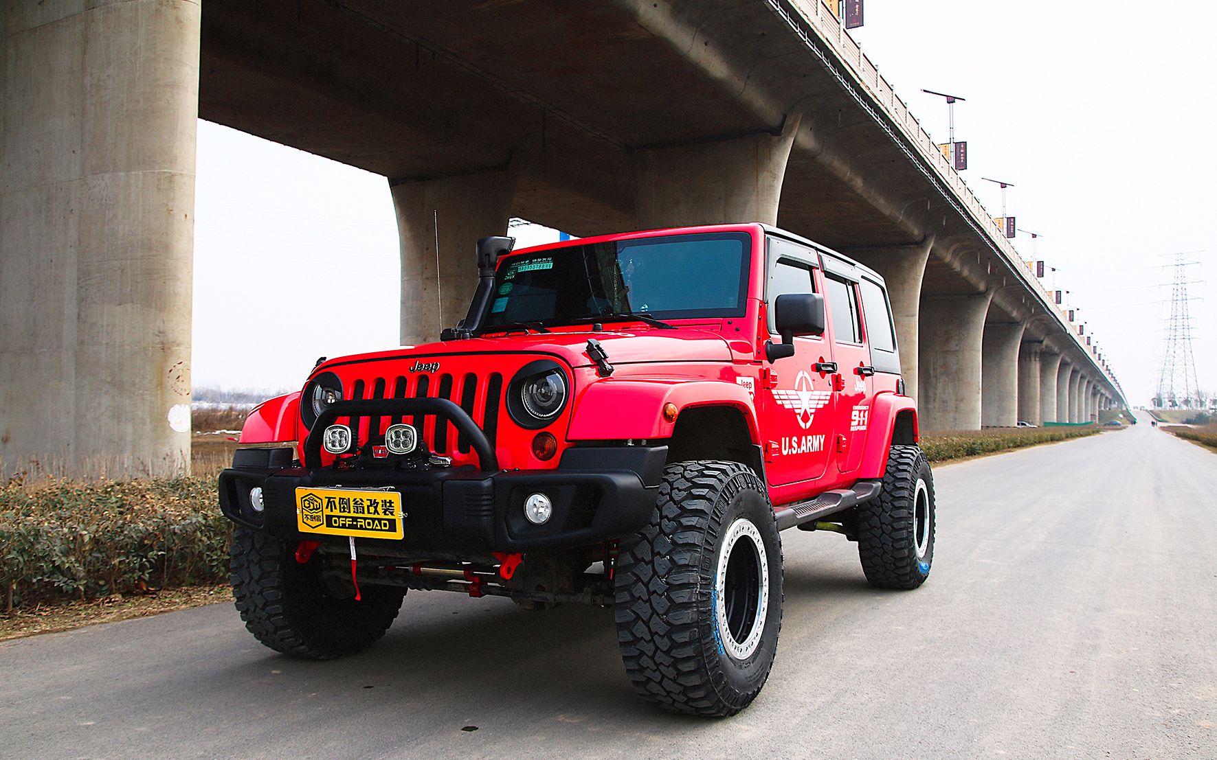 西安牧马人改装不倒翁改装2018新年大吉红马双绞牙3寸升高