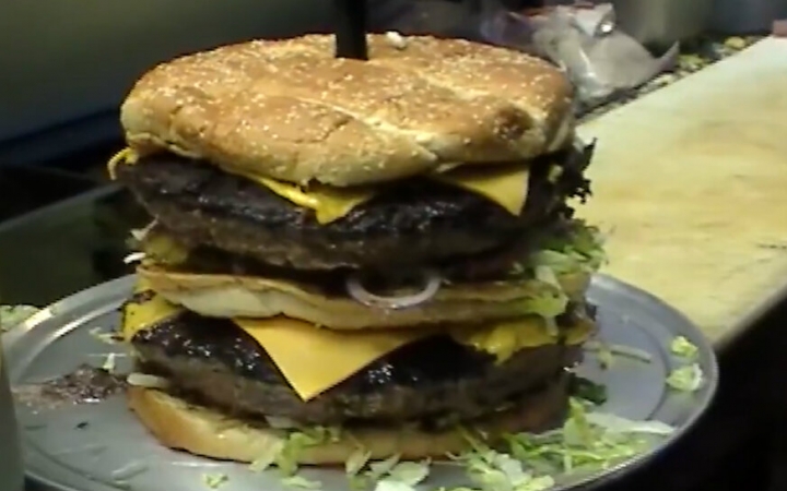 14磅巨无霸汉堡挑战 (Matt Stonie series: 14lb 'Big Mac' Burger Challe哔哩哔哩bilibili