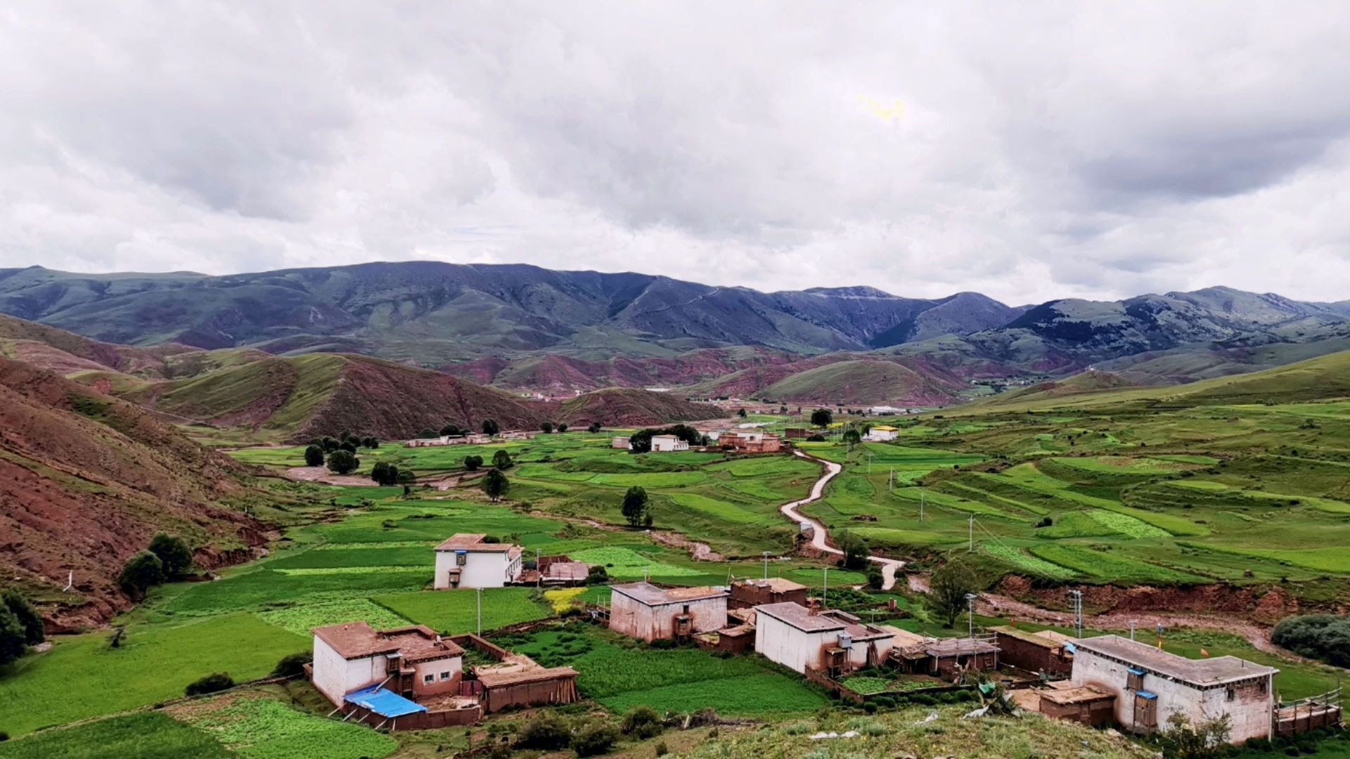 静谧的藏族乡村——芒康县加它顶村_哔哩哔哩 (゜-゜)つロ 干杯~-bili