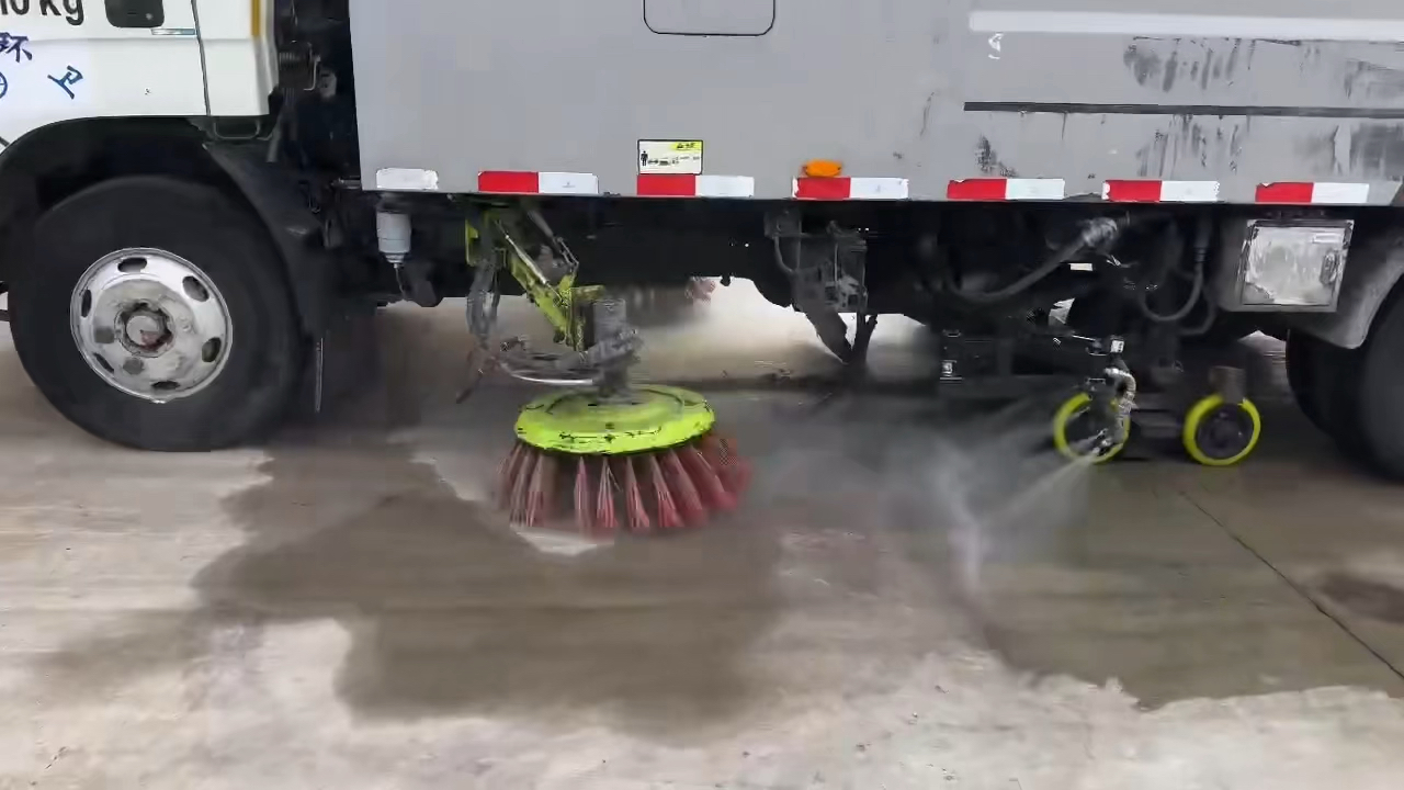 2米江铃底盘 #二手8方中联洗扫车 #二手中联洗扫车 #二手中联清扫车