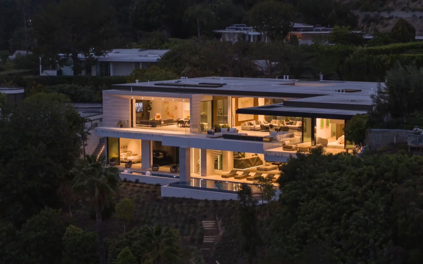 4.2亿后现代未来主义超级豪宅,如果用来办公我愿意996再贷款买个跑车