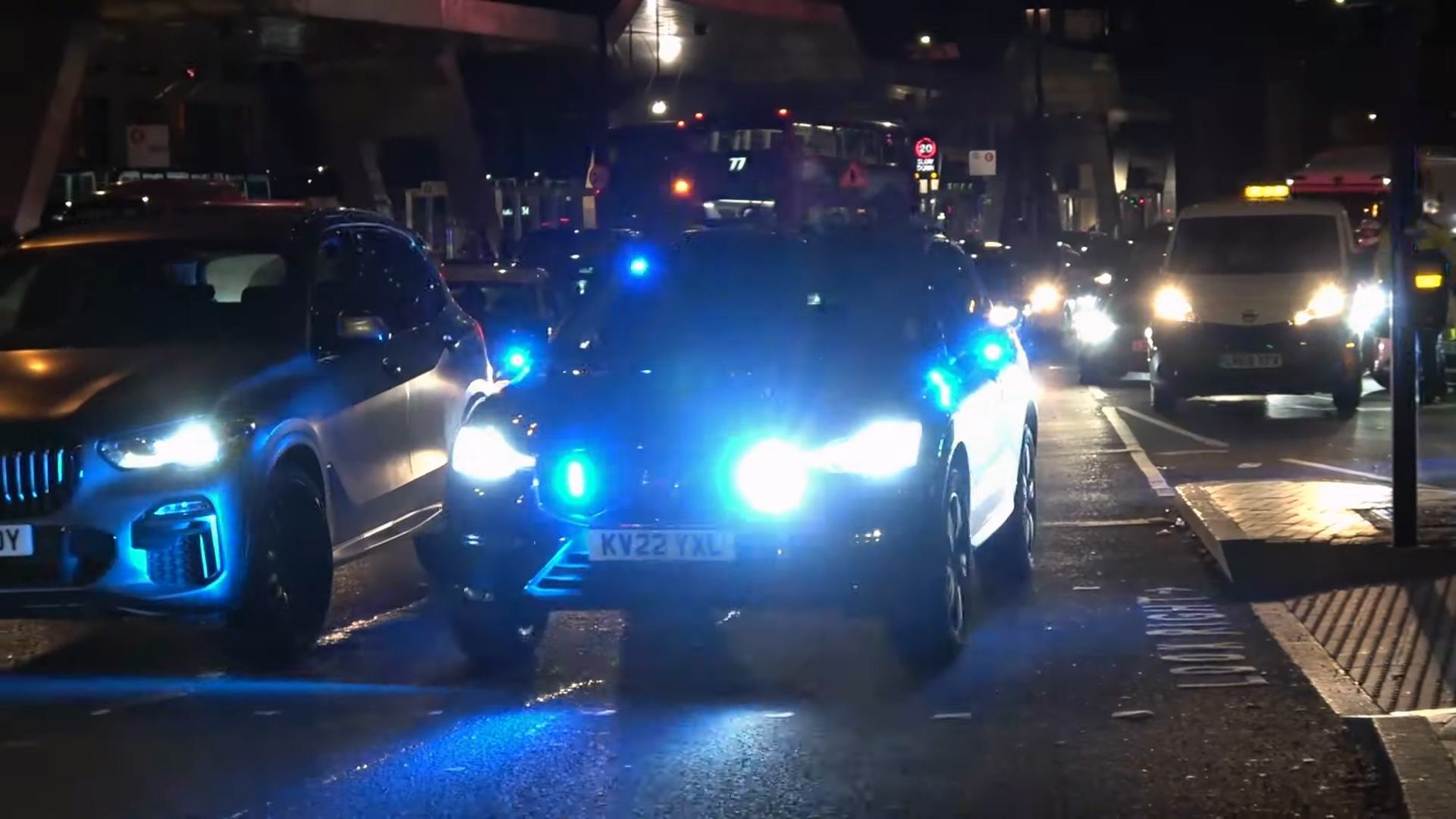 英国大都会警察租用的沃尔沃xc60无标识试用警车出警